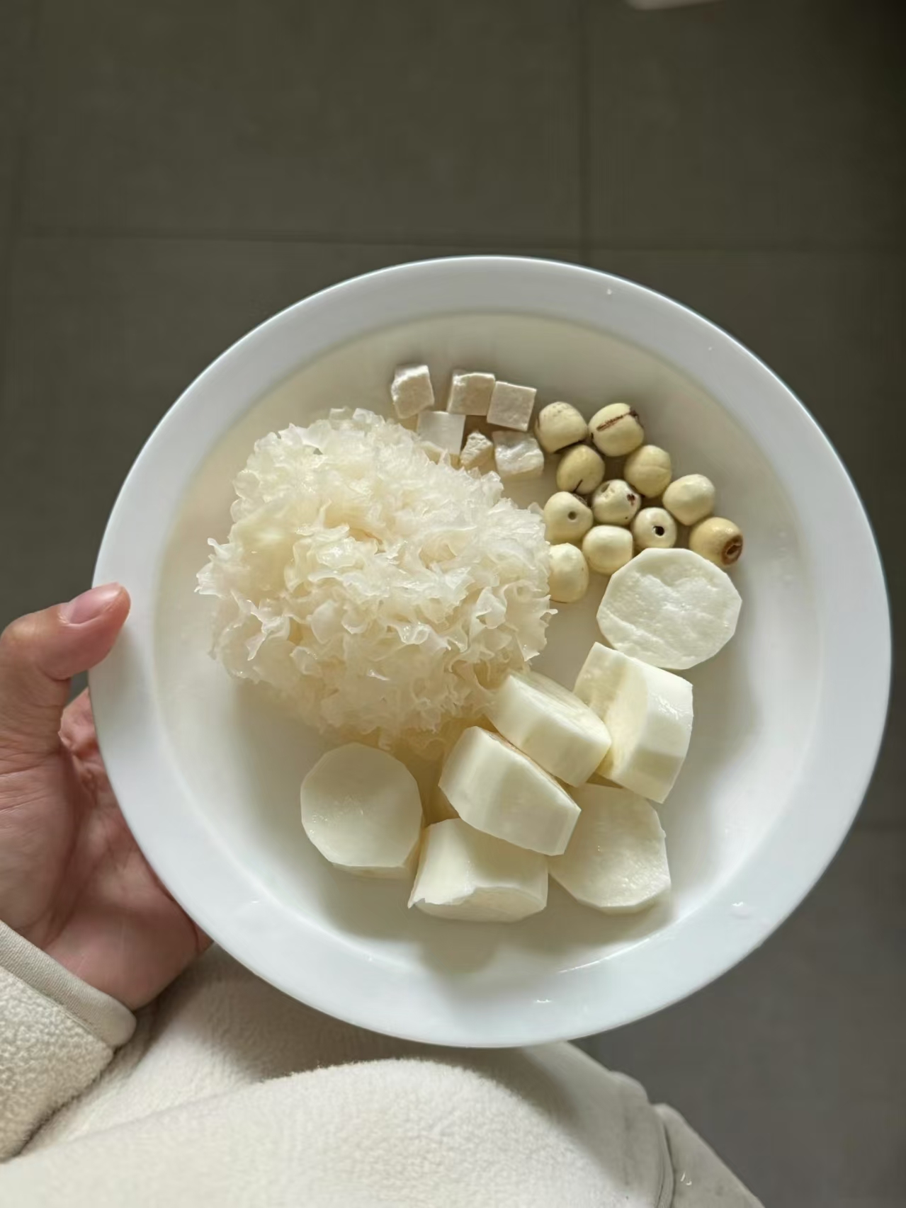 秋季饮食：白色食物养肺指南